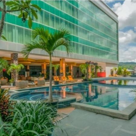 Claro Hotel Kendari Esterno foto