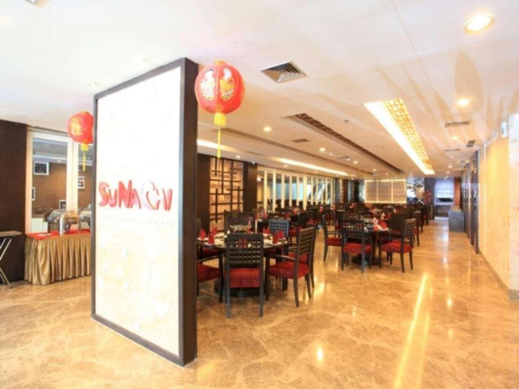 Claro Hotel Kendari Esterno foto