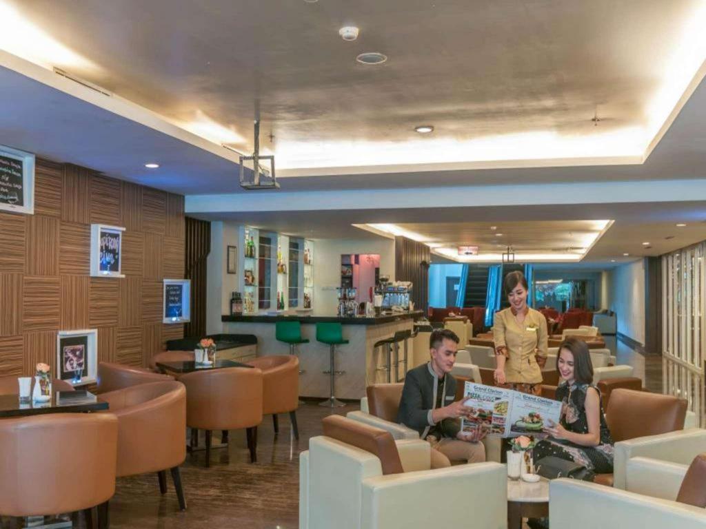 Claro Hotel Kendari Esterno foto